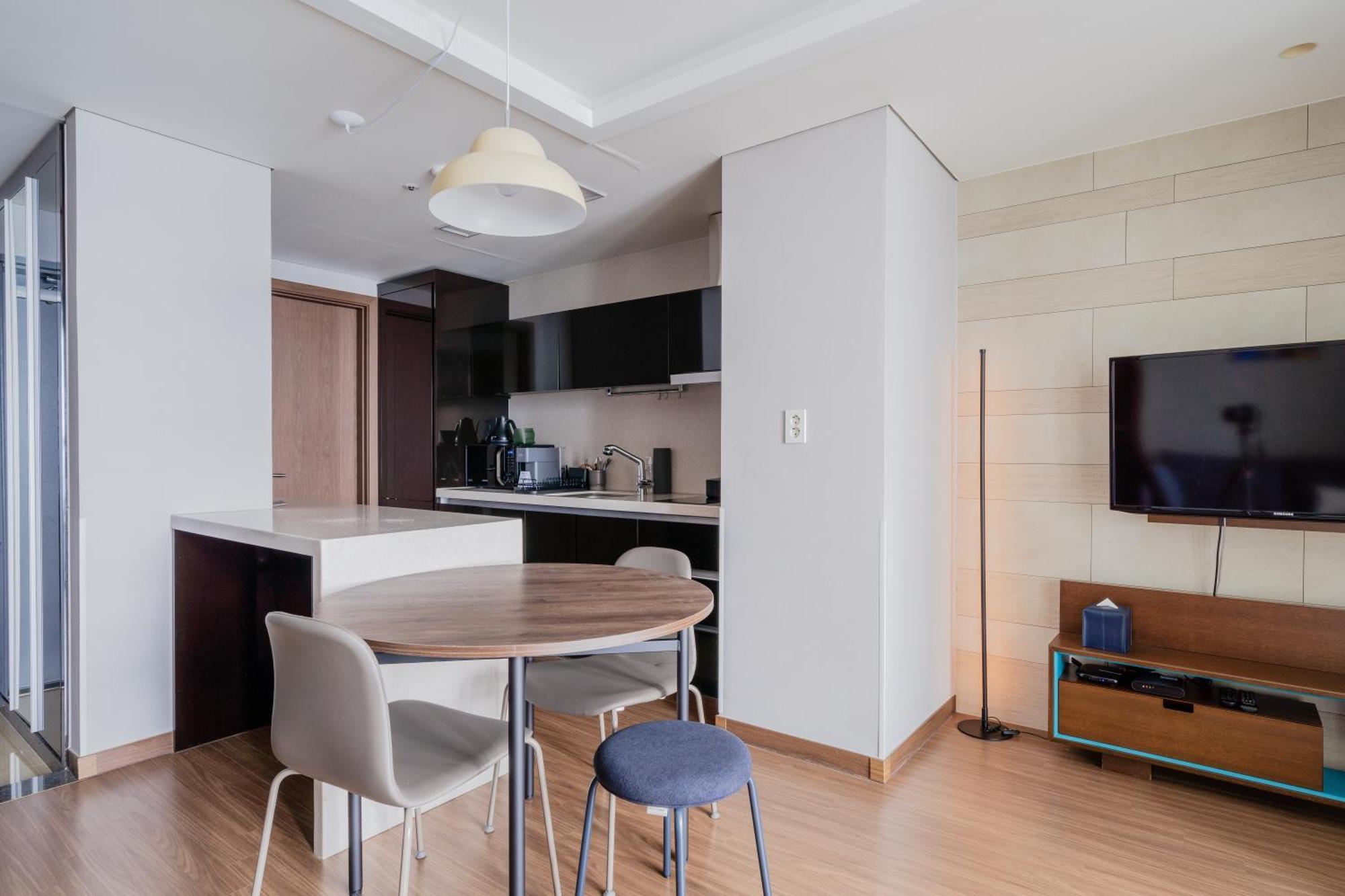 Urbanstay Haeundae Station Μπουσάν Εξωτερικό φωτογραφία