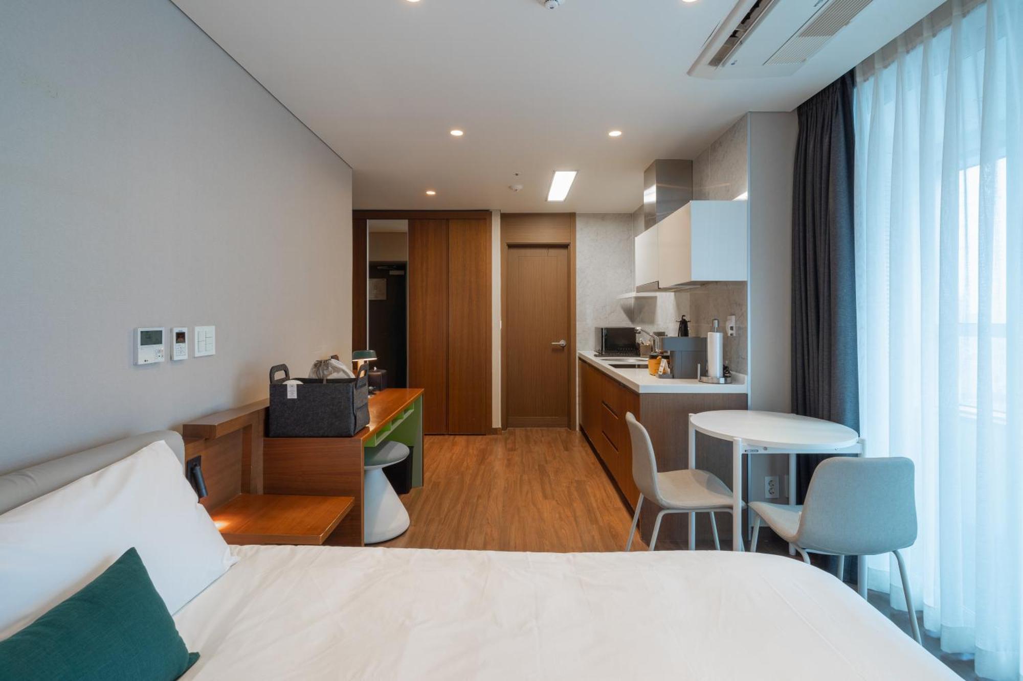 Urbanstay Haeundae Station Μπουσάν Εξωτερικό φωτογραφία