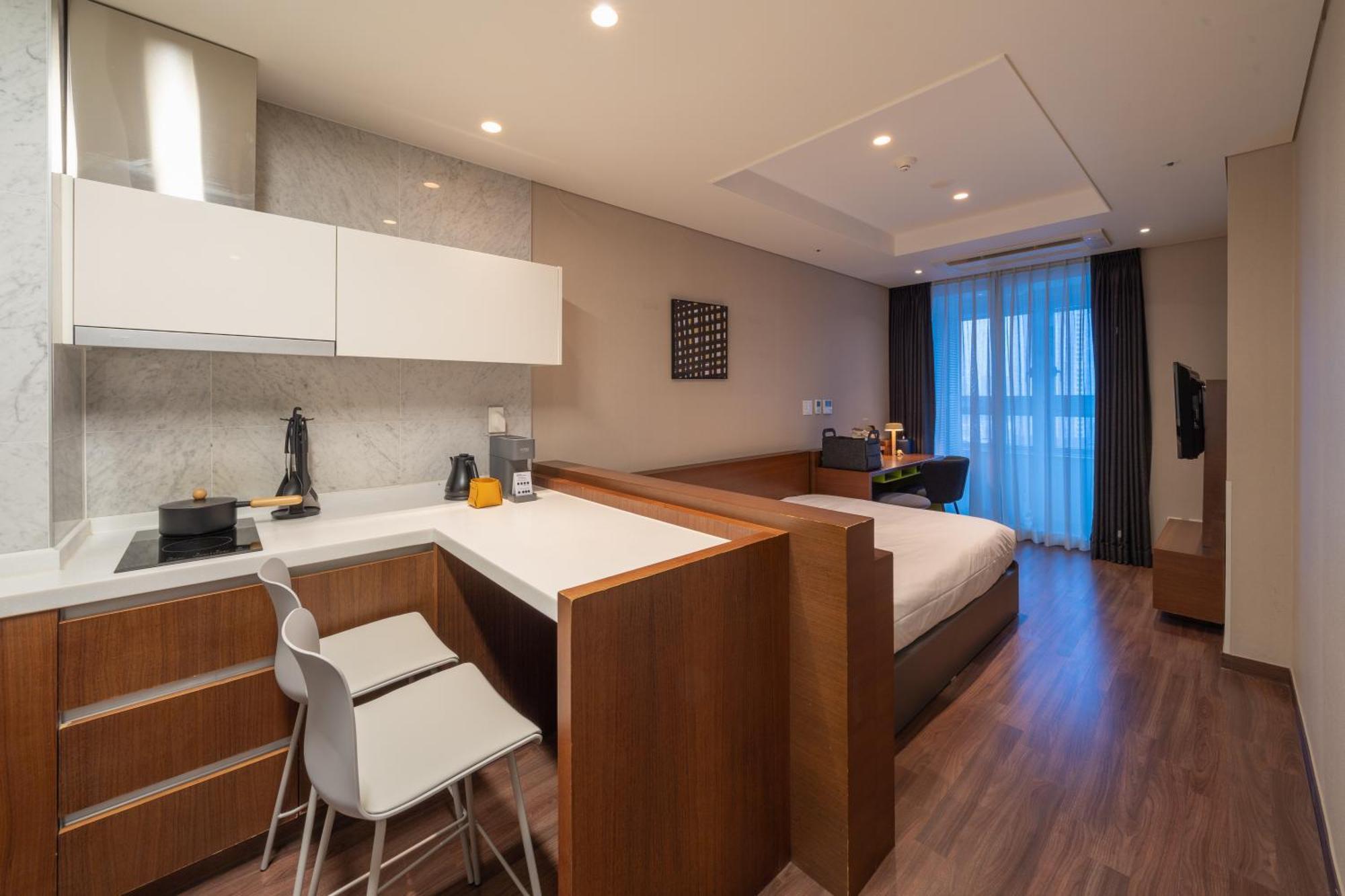 Urbanstay Haeundae Station Μπουσάν Εξωτερικό φωτογραφία